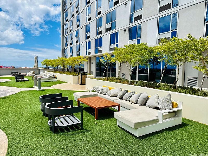 8th Floor Deck