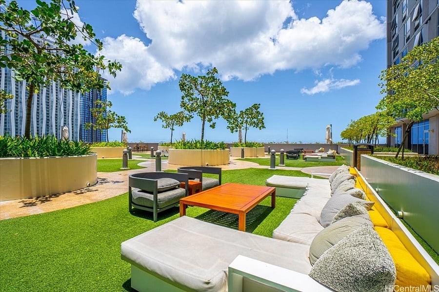 Common Area Outdoor Living Room