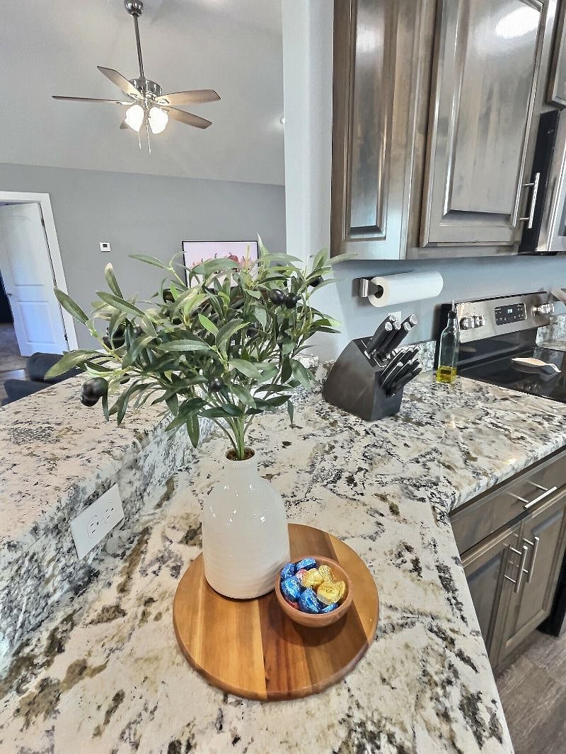 Furnished Finder property 601703_1 photo 11