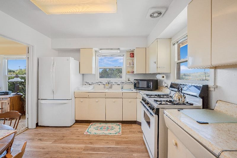 Furnished Finder property 601883_1 photo 3