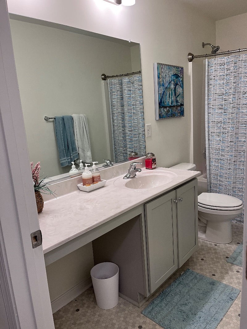 Renters full bathroom with tub and shower