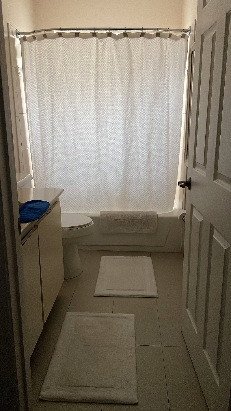 has plenty of towels under the sink