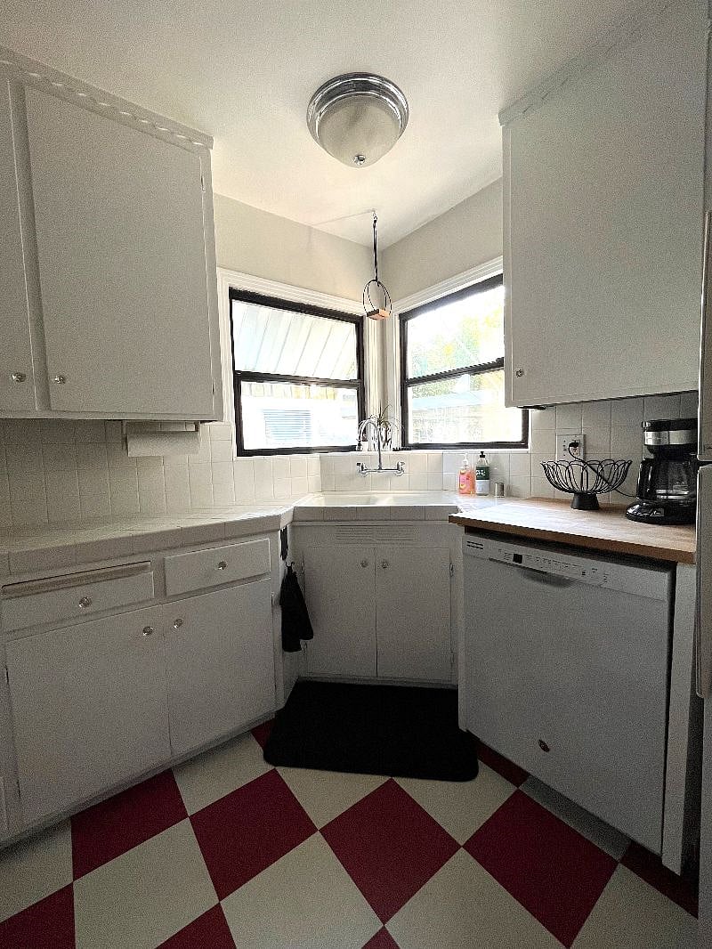 Furnished Finder property 602192_1 photo 7