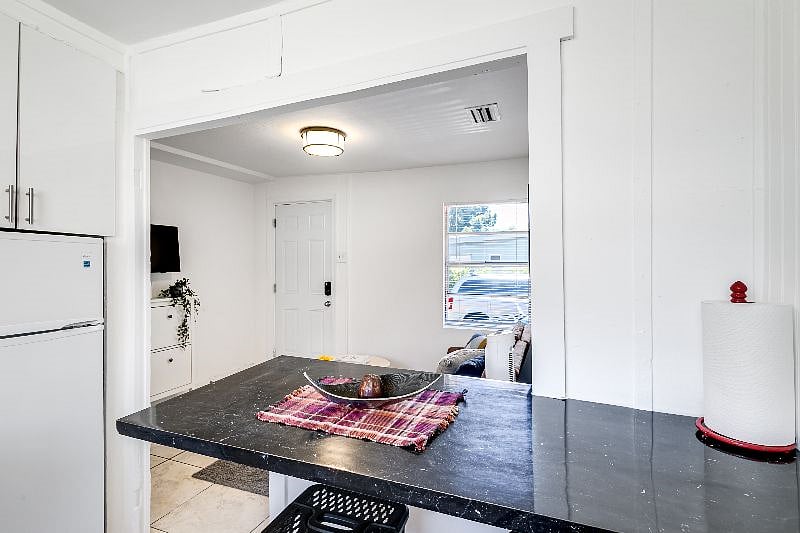 Furnished Finder property 602216_1 photo 18