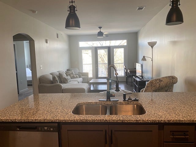 Furnished Finder property 602233_1 photo 4