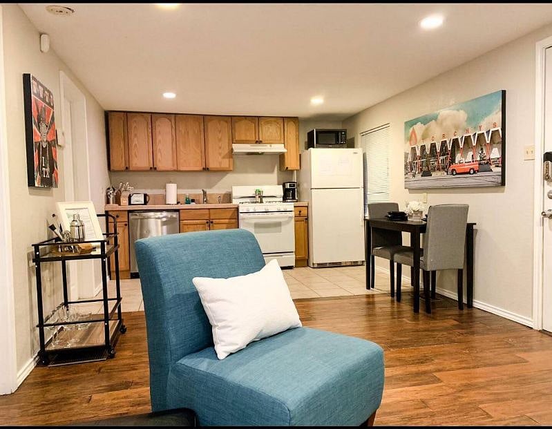 Furnished Finder property 602248_1 photo 4