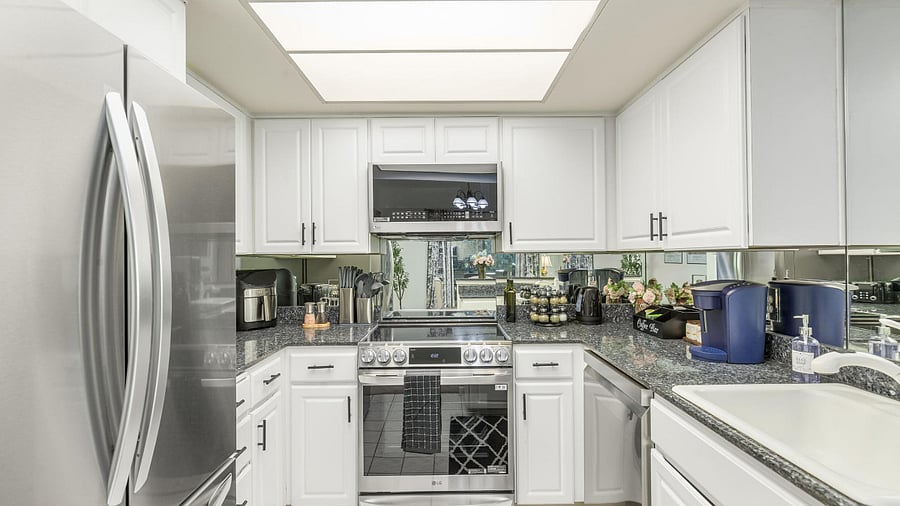 Bellevue Home - Kitchen