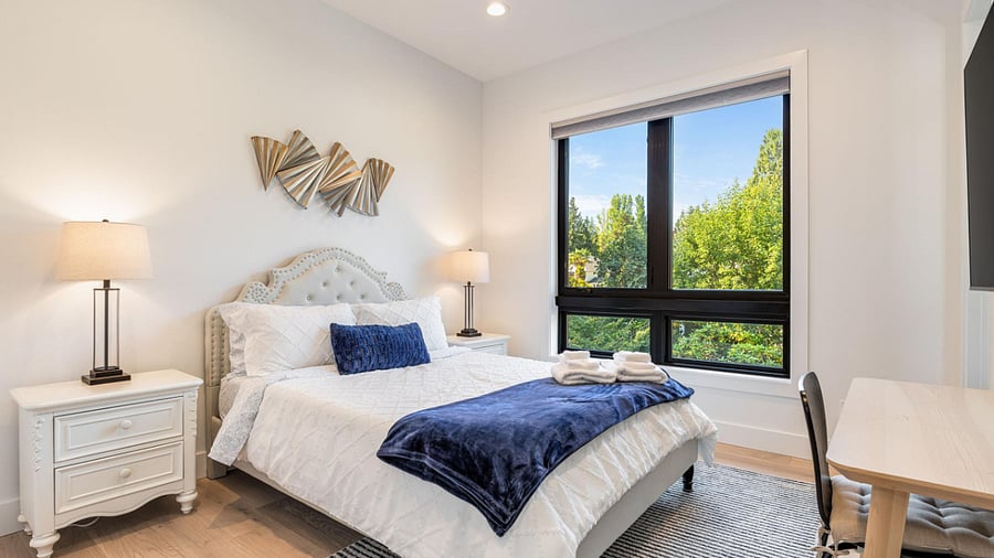 Bellevue Home - Bedroom