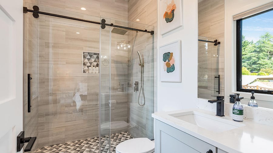 Bellevue Home - Bathroom