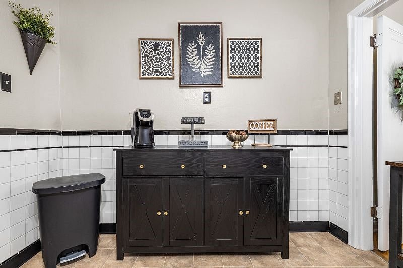 Furnished Finder property 602390_1 photo 22