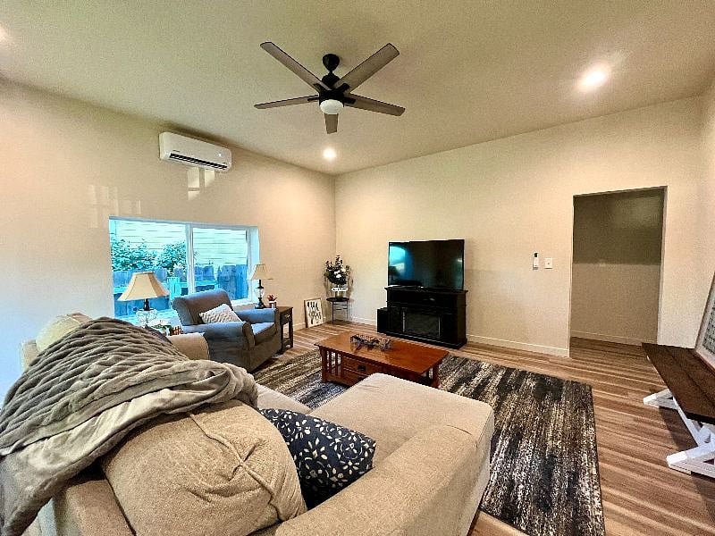 Furnished Finder property 602695_1 photo 3