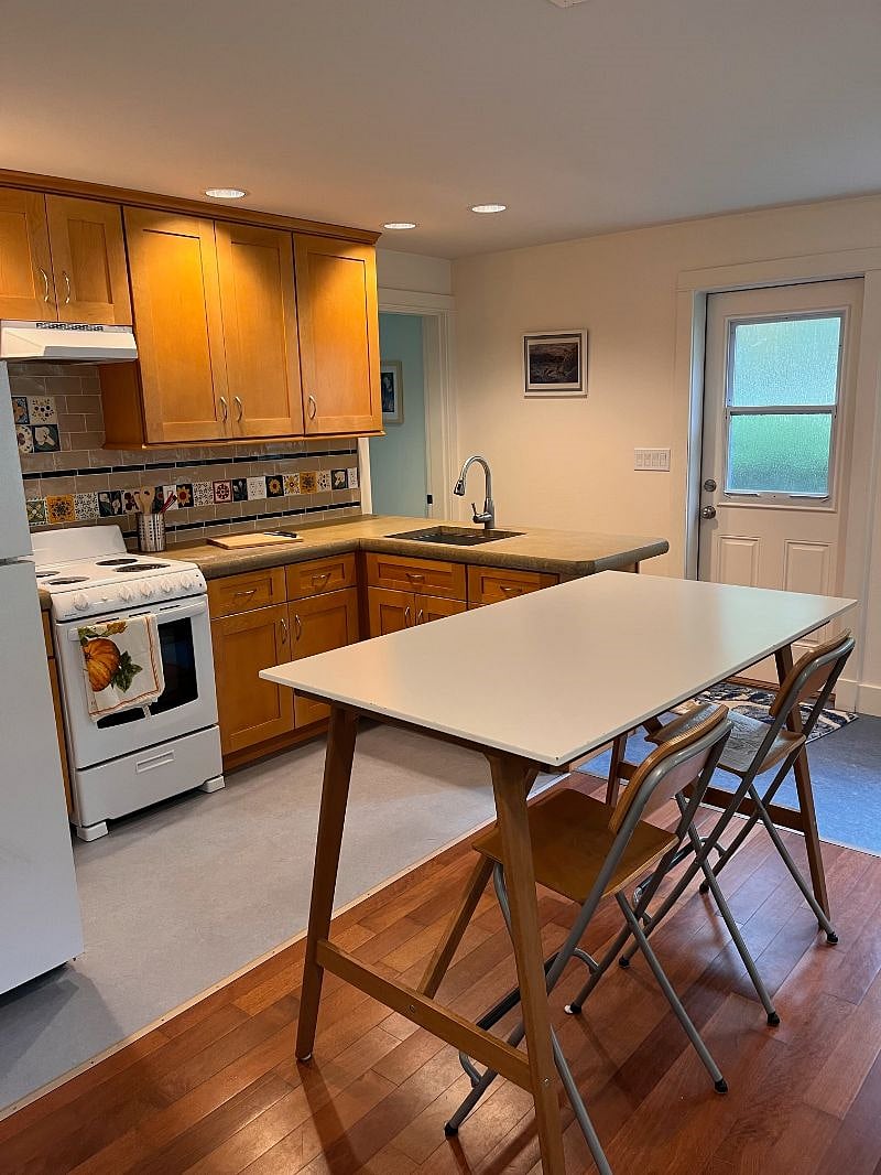 Furnished Finder property 602771_1 photo 6