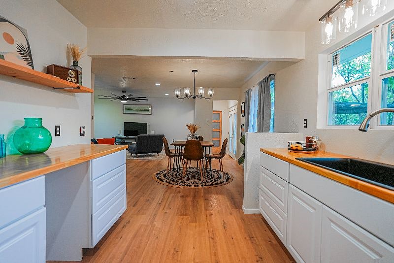 Furnished Finder property 602811_1 photo 3