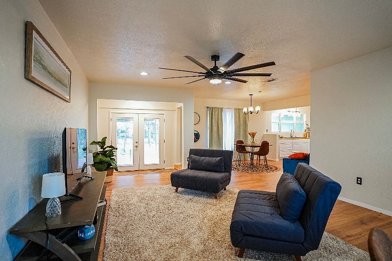 Furnished Finder property 602811_1 photo 17