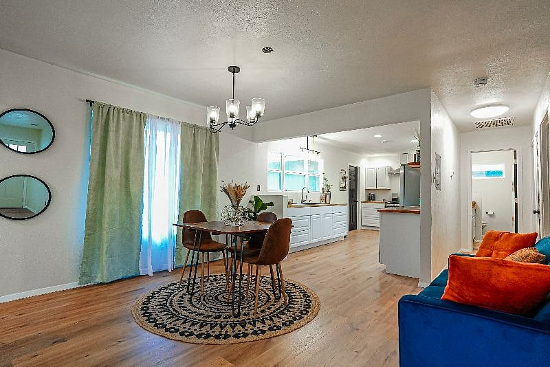 Furnished Finder property 602811_1 photo 20