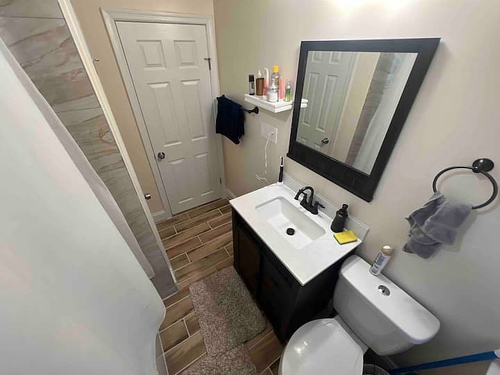 Full bath with washer and dryer