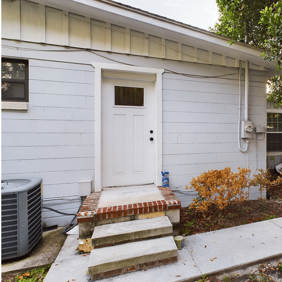 Master Bedroom/FLEX Studio Private Entrance Exterior