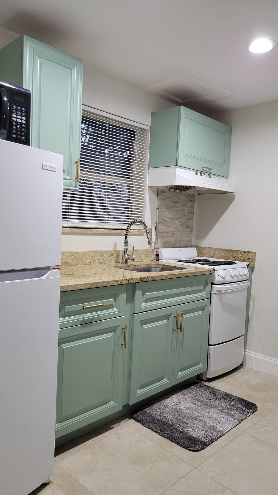 Furnished Finder property 603154_1 photo 4