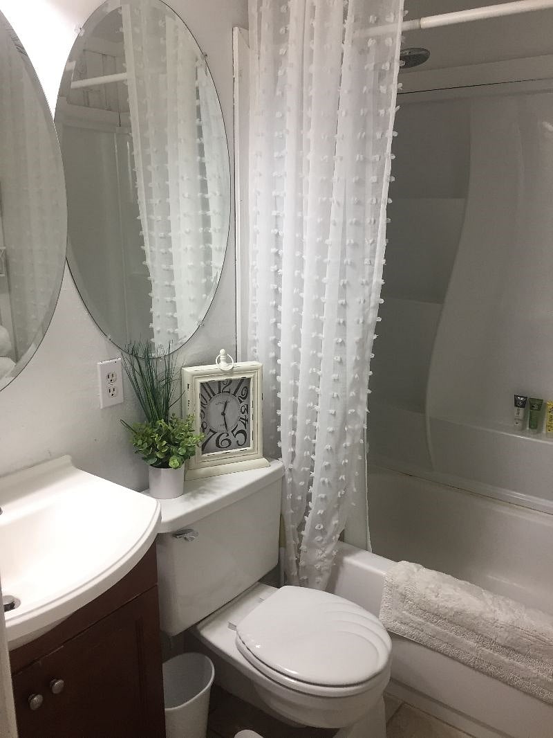 Bathroom-Tub & Shower