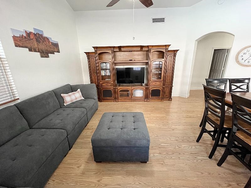 Furnished Finder property 603435_1 photo 2