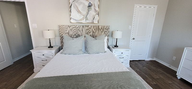 Downstairs bedroom.