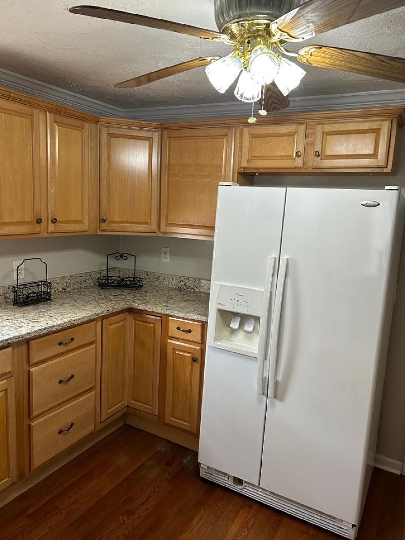 Refrigerator
with built in ice maker.