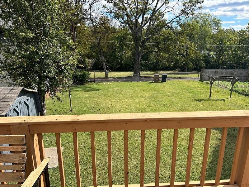 Large back yard to enjoy!