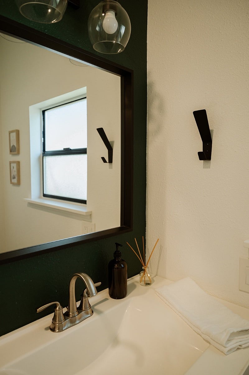 Bathroom vanity