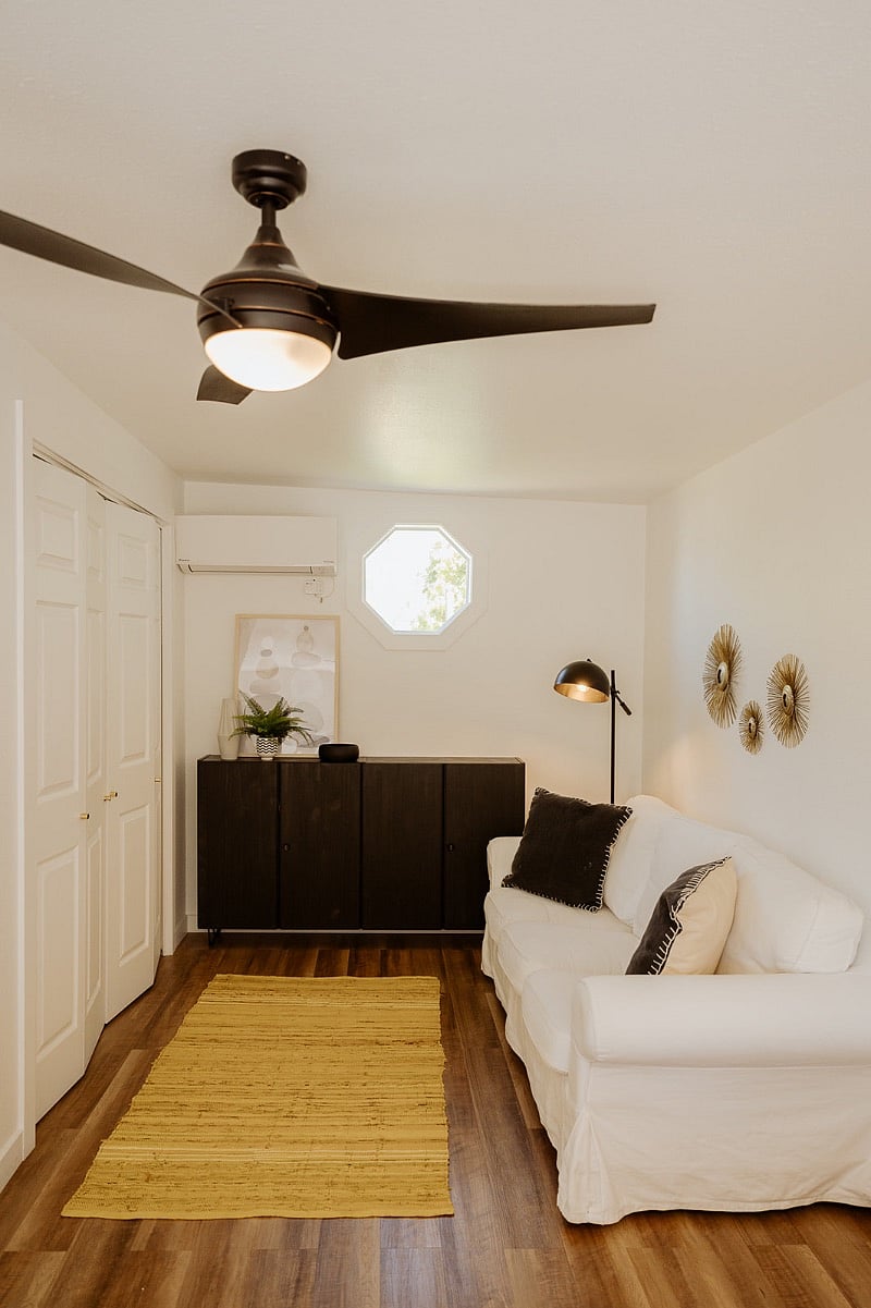 Sitting area and closet in the bedroom