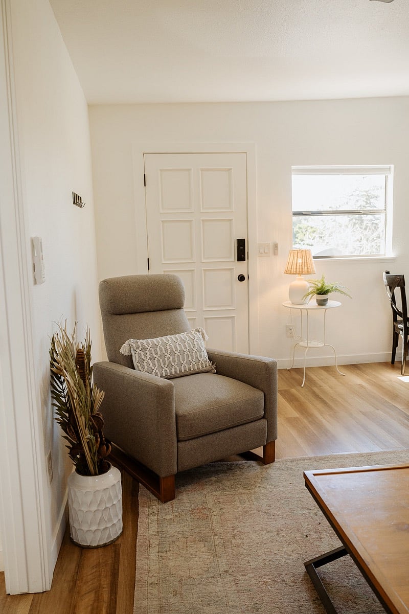 Entry way area