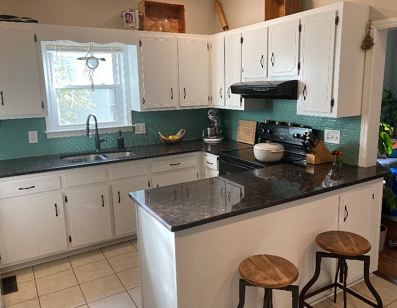 Stocked gourmet kitchen with all the amenities!