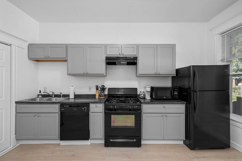 Furnished Finder property 604010_1 photo 21