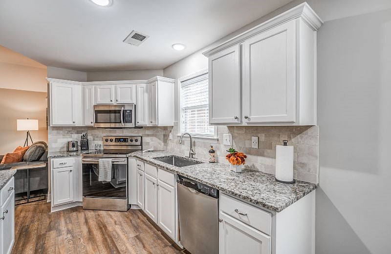 Furnished Finder property 604090_1 photo 7