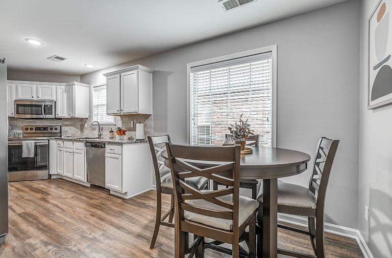 Furnished Finder property 604090_1 photo 11
