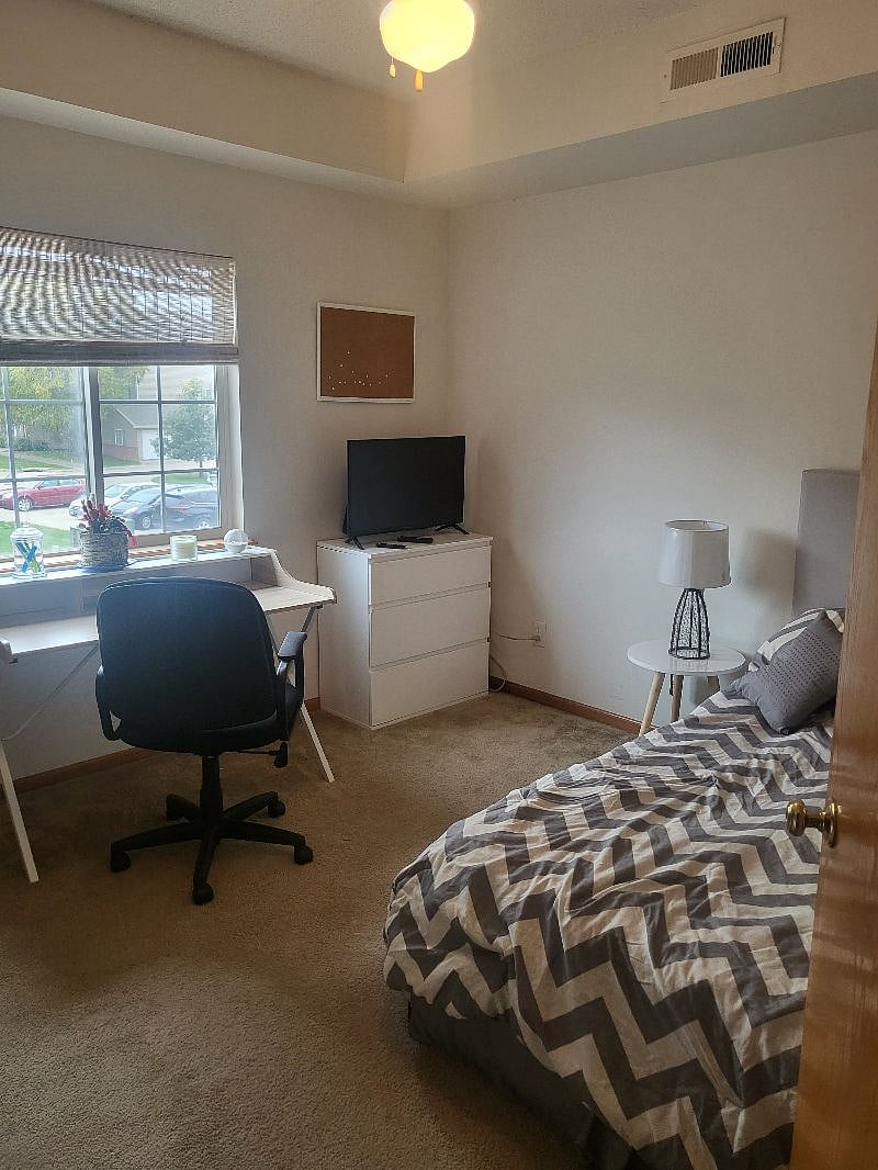 Full size bed