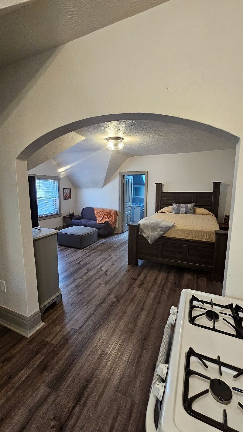 Furnished Finder property 604131_1 photo 3