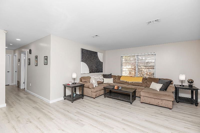 Furnished Finder property 604144_1 photo 3