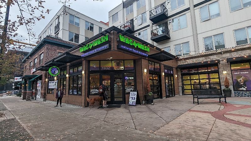 pet store