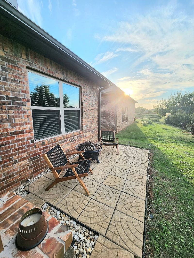 Back porch lounge area.