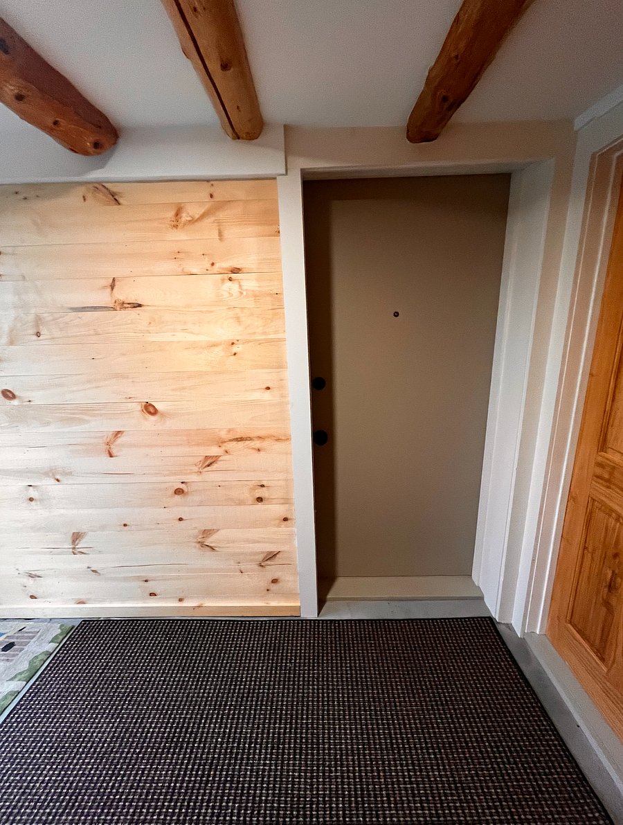 Front entrance from newly renovated mudroom
