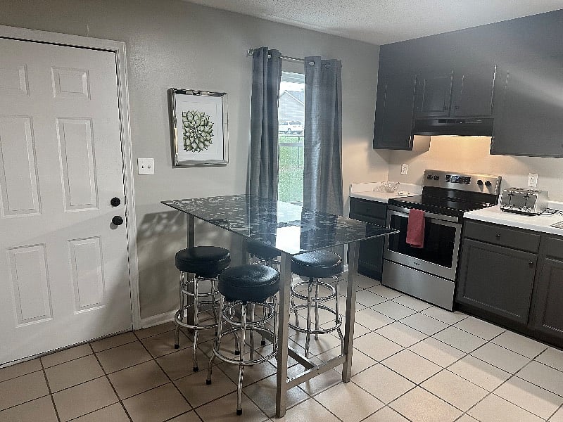 Furnished Finder property 604344_1 photo 3