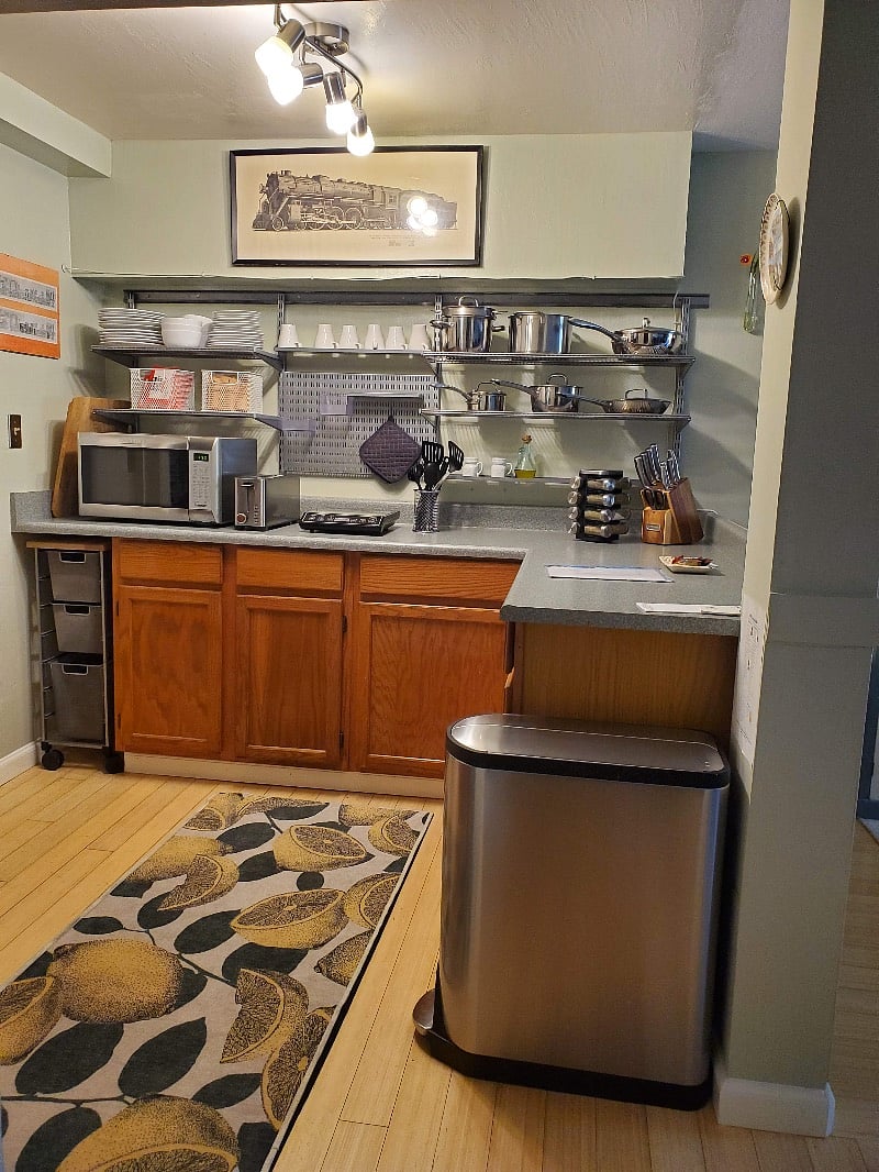 Kitchenette with all the supplies needed