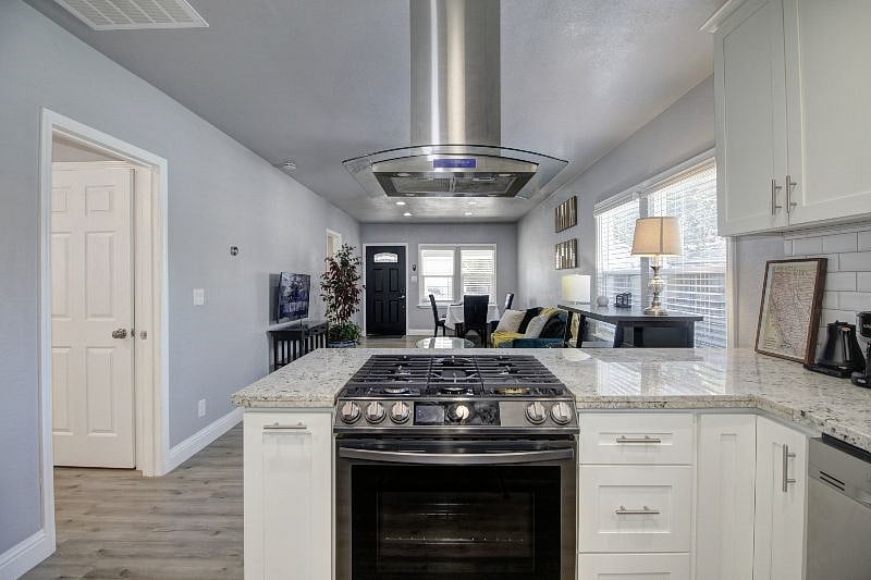 Oven has air fryer mode! If you want to connect, this smart stove has WiFi. So you could monitor your oven from anywhere.