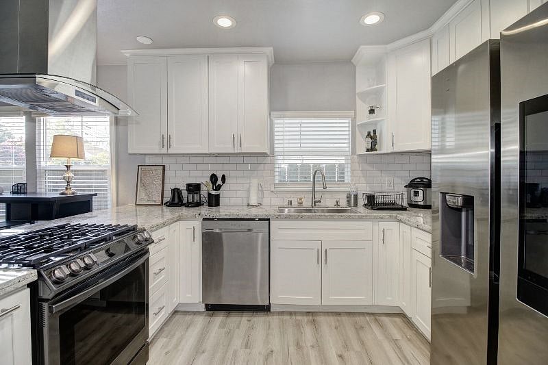 See who's at the door while you're busy in the kitchen. Just look at the fridge screen (with Ring app installed).