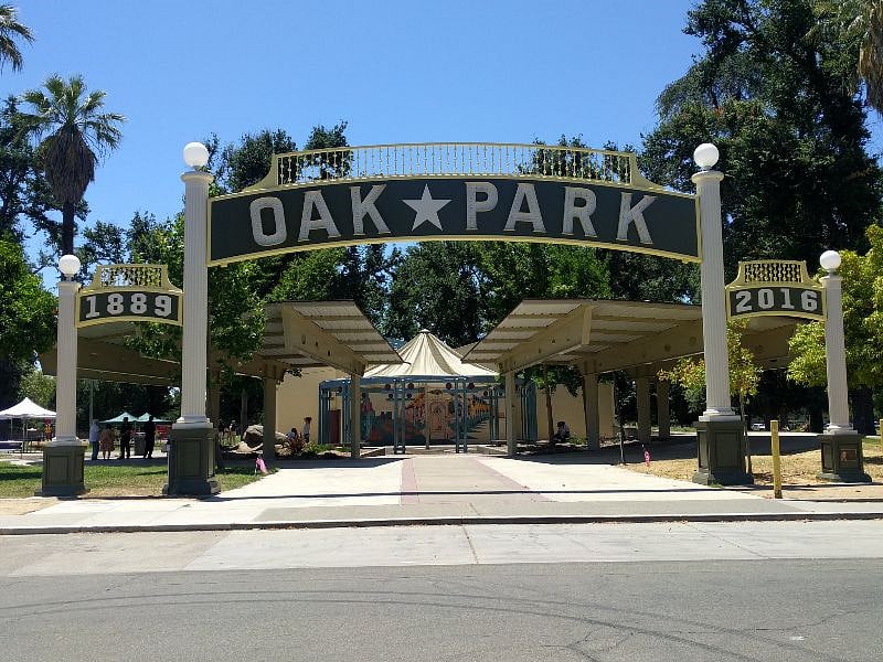 Oak Park Farmers Market is here in McClatchy Park Saturday mornings!