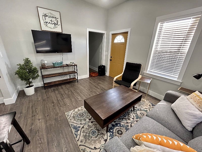 Furnished Finder property 604516_1 photo 24