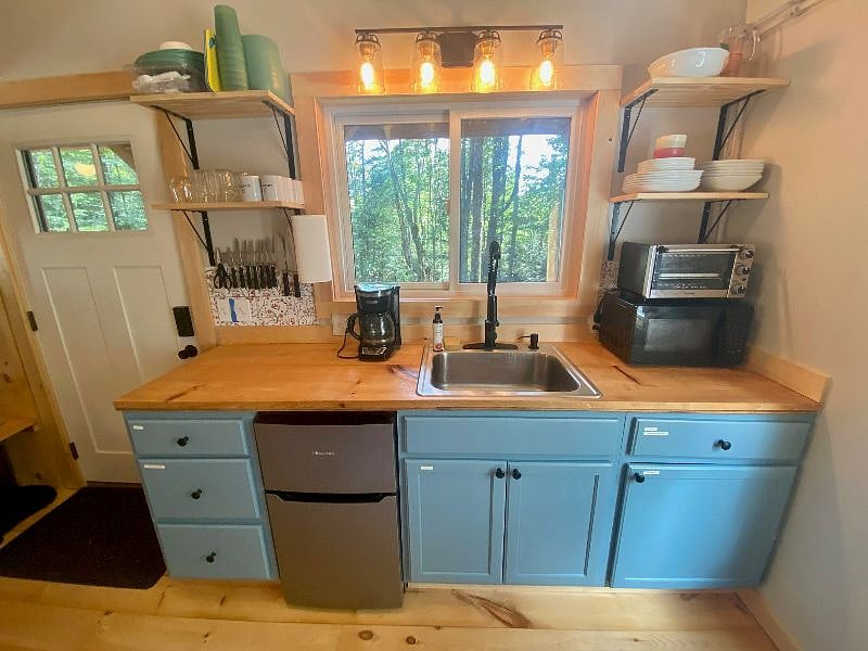 Kitchen. Induction cooktop and Instant Pot also available.