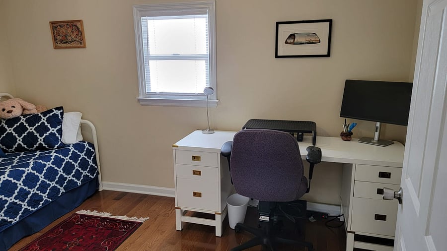 Second bedroom with daybed and desk