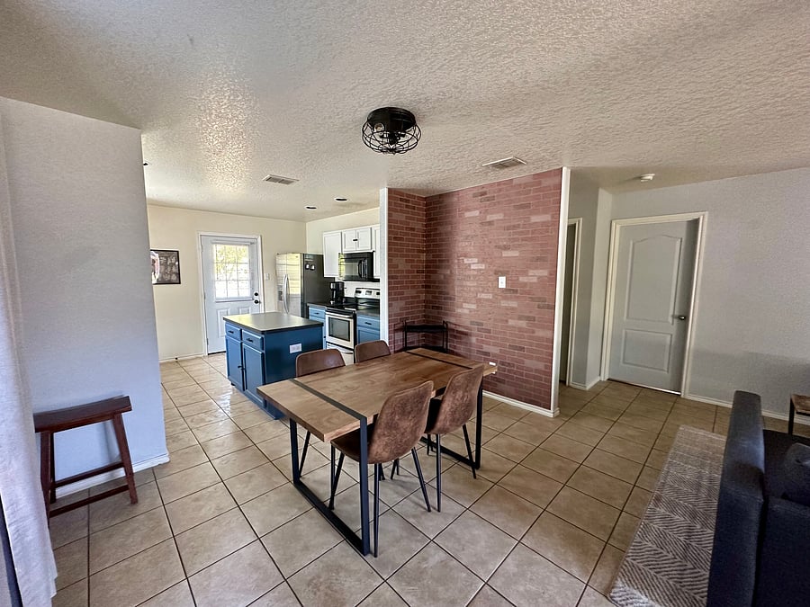 Furnished Finder property 604723_1 photo 8