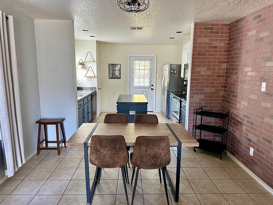 Furnished Finder property 604723_1 photo 7